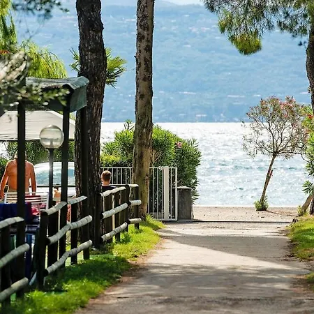 Caravan Park, Feriehus *