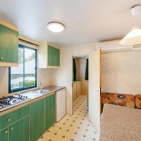Feriehus Caravan Park, *